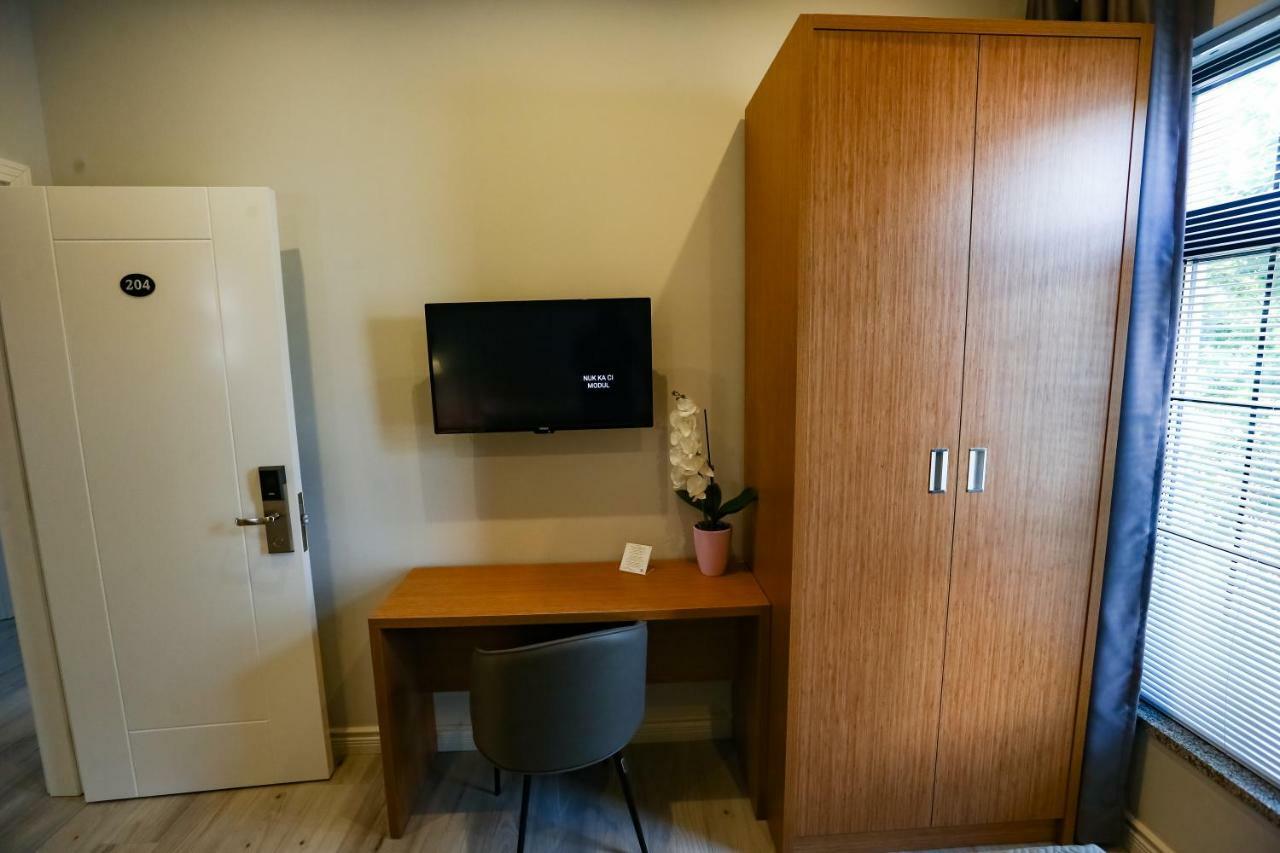 Home Hotel Tiranë Ngoại thất bức ảnh